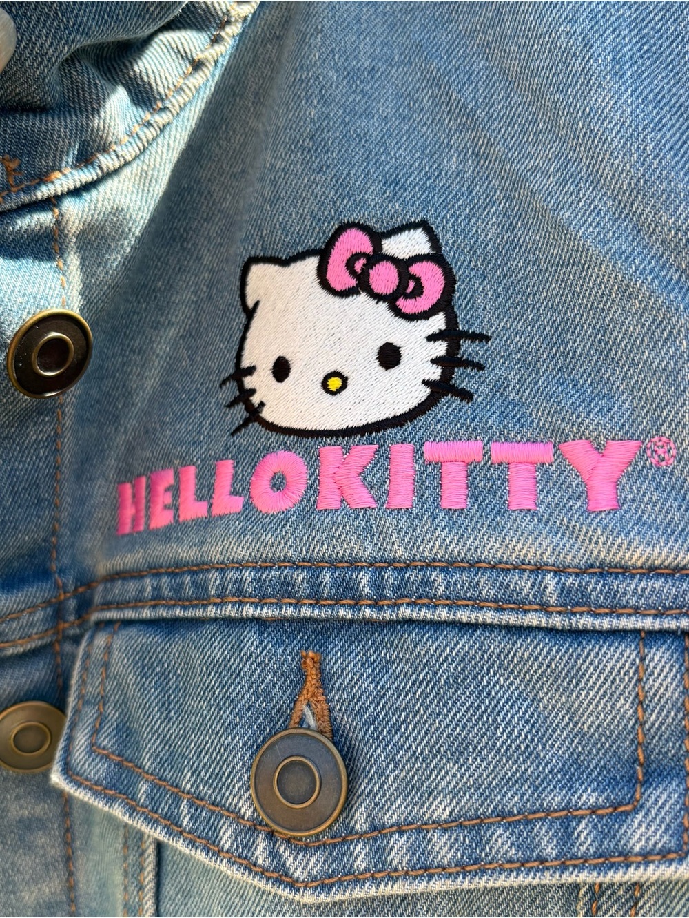 Sanrio Hello Kitty embroidered denim jacket light wash kids XL